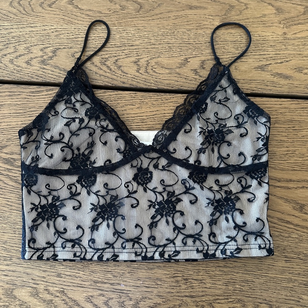 Black and white lacy crop top
